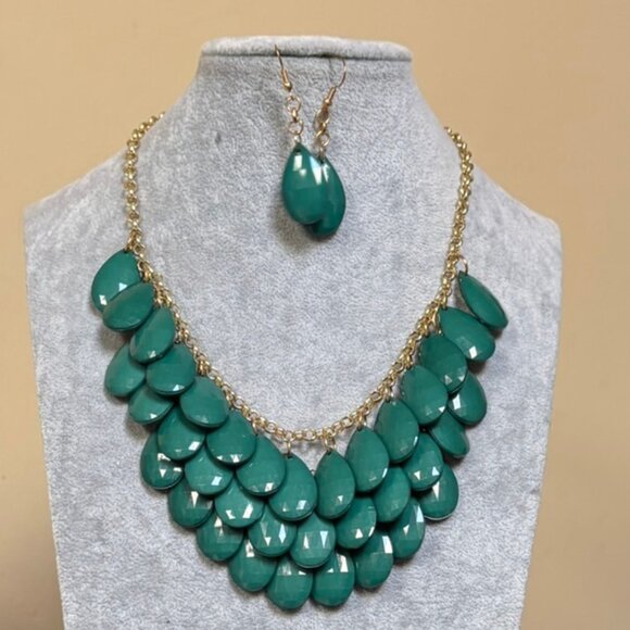 Guest Of Honor Necklace And Earring Set - Silver | Fashion Nova
